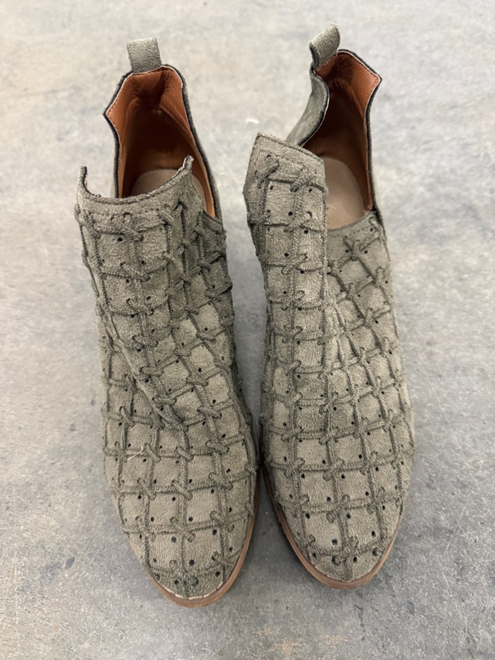 Mi.iM Olive Gray Textured Suede Ankle Booties